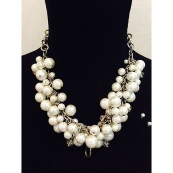 Jewel Kade Vintage Pearl/Swarovski Crystal Necklace & Glitter Heart Charm - Picture 3 of 9